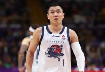 竞技宝娱乐-10战9胜！山东逆转双杀吉林 邱彪喷裁判吃T高诗岩12+4+5