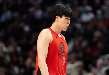 杨瀚森：今天表现一般&amp;希望在底角获更多传球 自己移动方面有进步