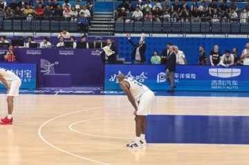 赛后向中国队下战书！约旦科比不仅动作神似黑曼巴