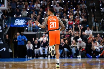 竞技宝-队记：快船目前无意交易科林斯的到期合同 也没有兜售博格丹